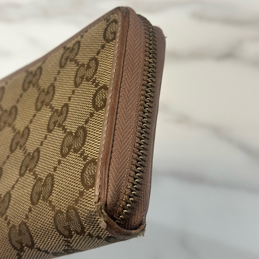 Gucci Brown Monogram Continental Wallet with Gold Charm - Picture 4 of 7